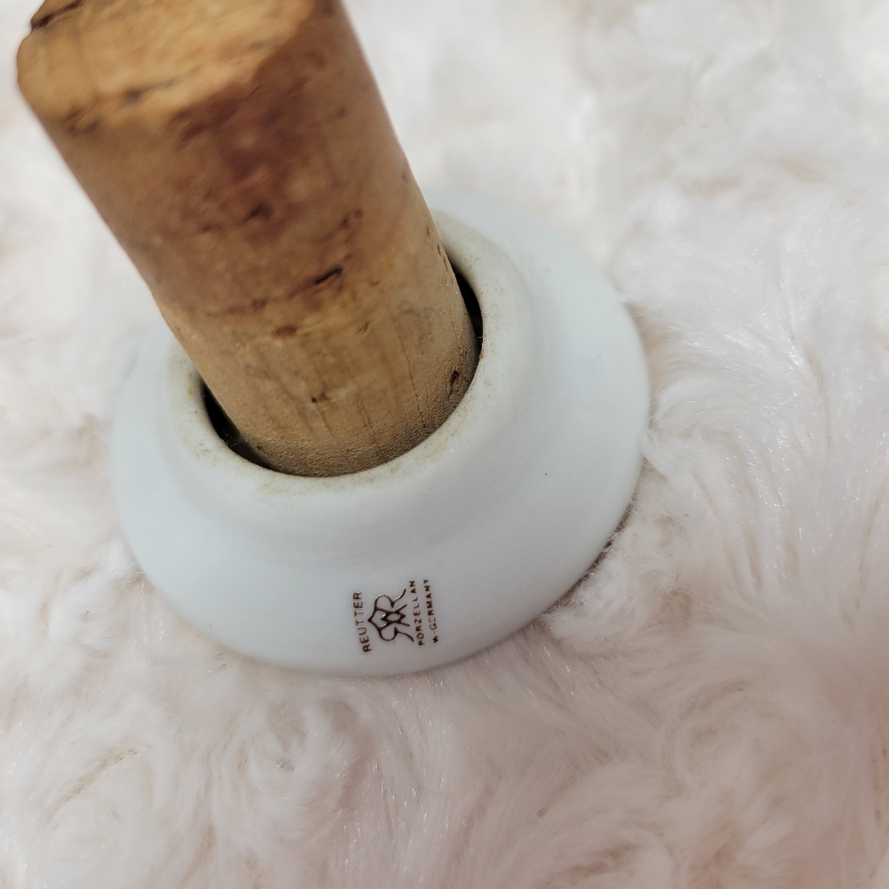 SOLD                                         Set of 3 vintage bottle stops/corks - Picture 9 of 11